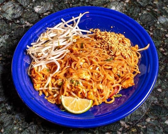 Pad Thai w/ Shrimp.
