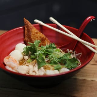 Com Egg Noodle Soup